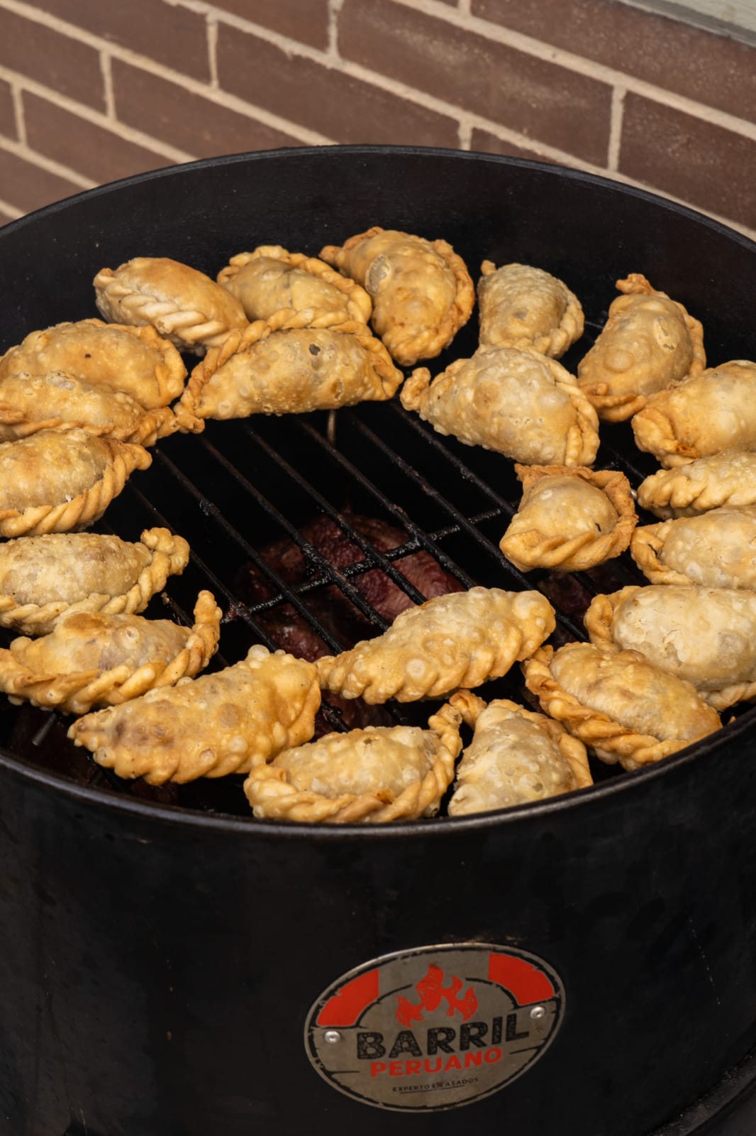 Barril parrillero mediano de hierro – ideal para asar y ahumar carne con técnica tradicional