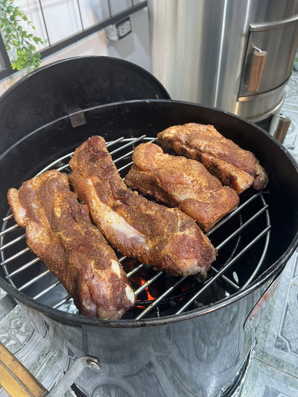 Barril pequeño con ganchos