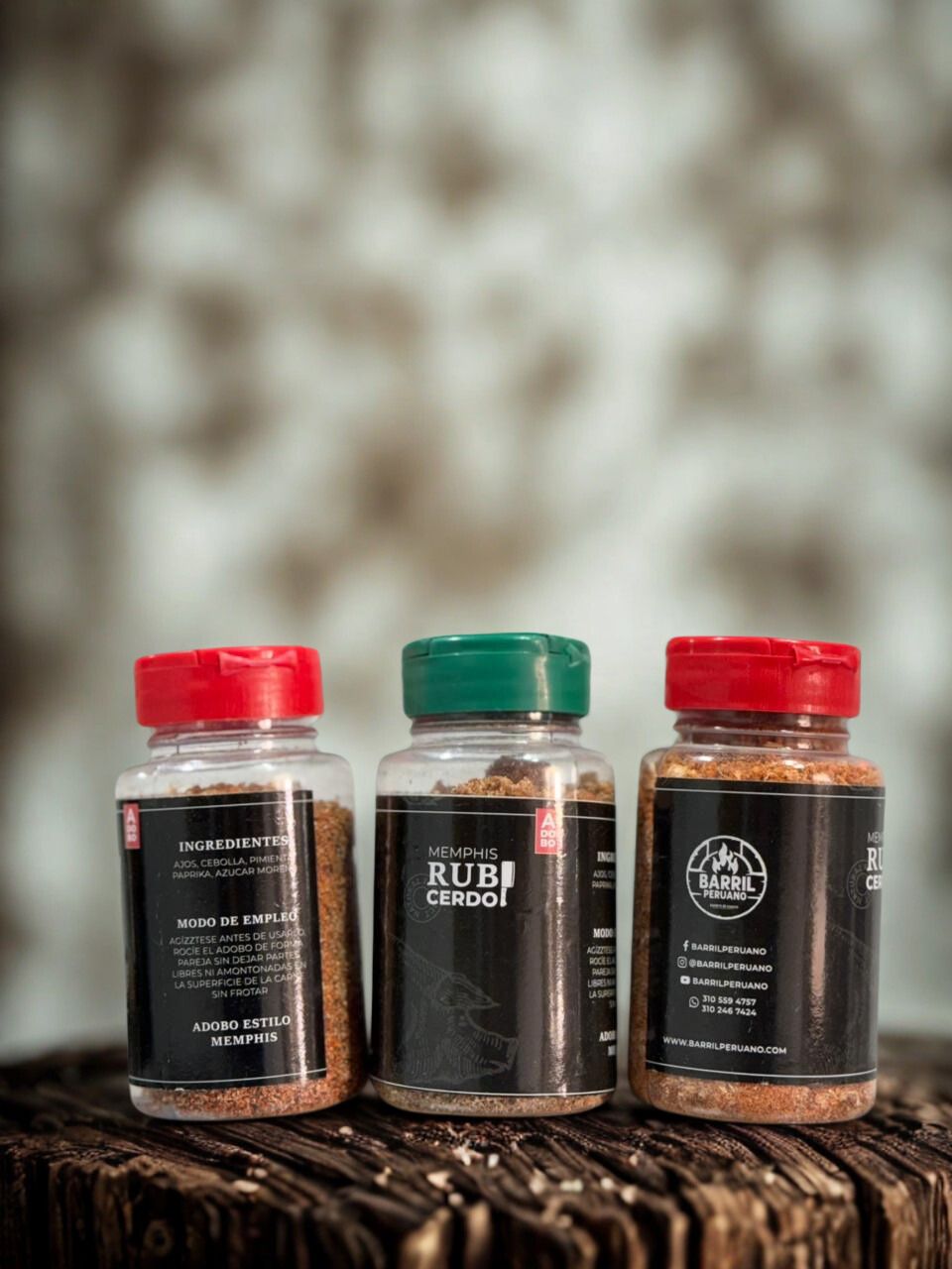 Condimento especialmente creado para carnes de cerdo. Dulce, especiado y ligeramente picante, ideal para costillas, panceta o carne al barril.