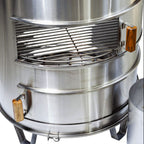 Con estructura robusta en acero inoxidable 304, este barril está diseñado para asar, hornear y ahumar carne con precisión. Un todo en uno para verdaderos maestros del fuego.
