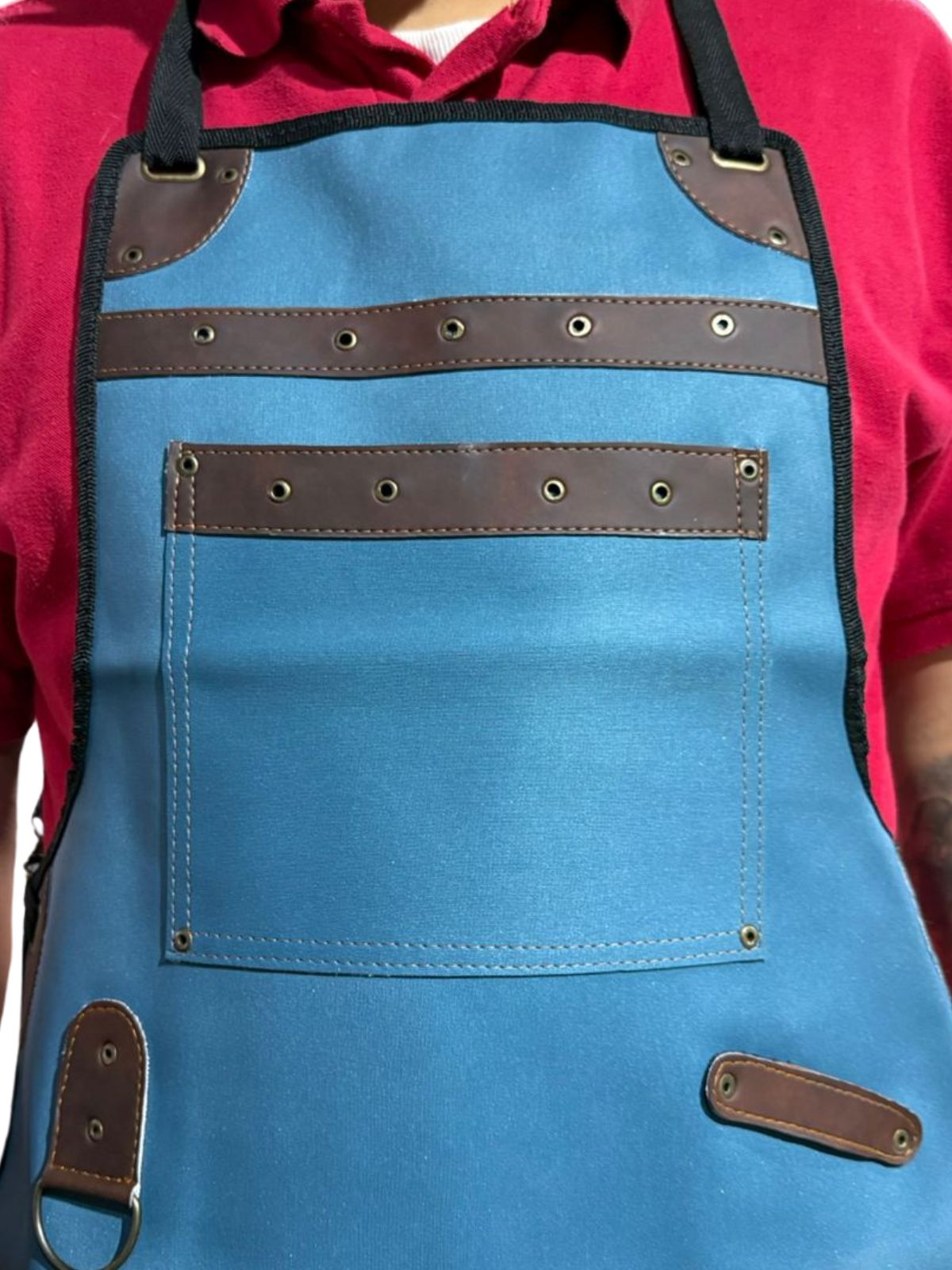 Delantal sintético para parrilleros – protege la ropa del calor, grasa y humo