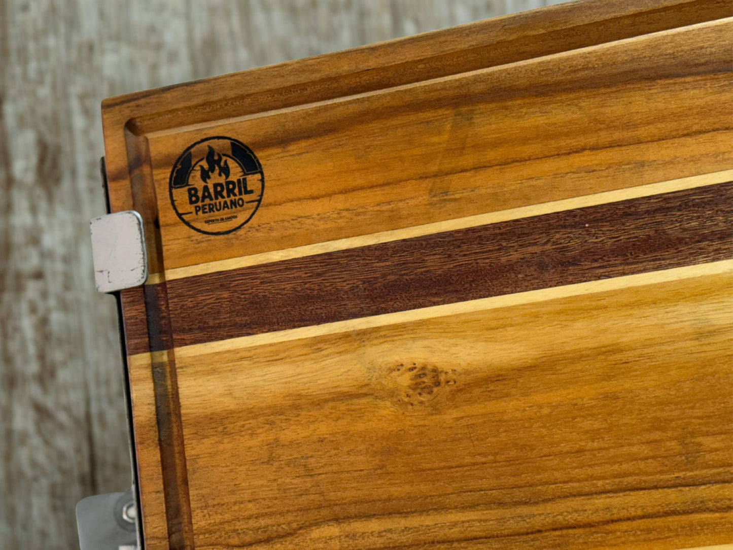 Tabla grande de madera de teca para cortar y servir carnes en parrilla o cocina